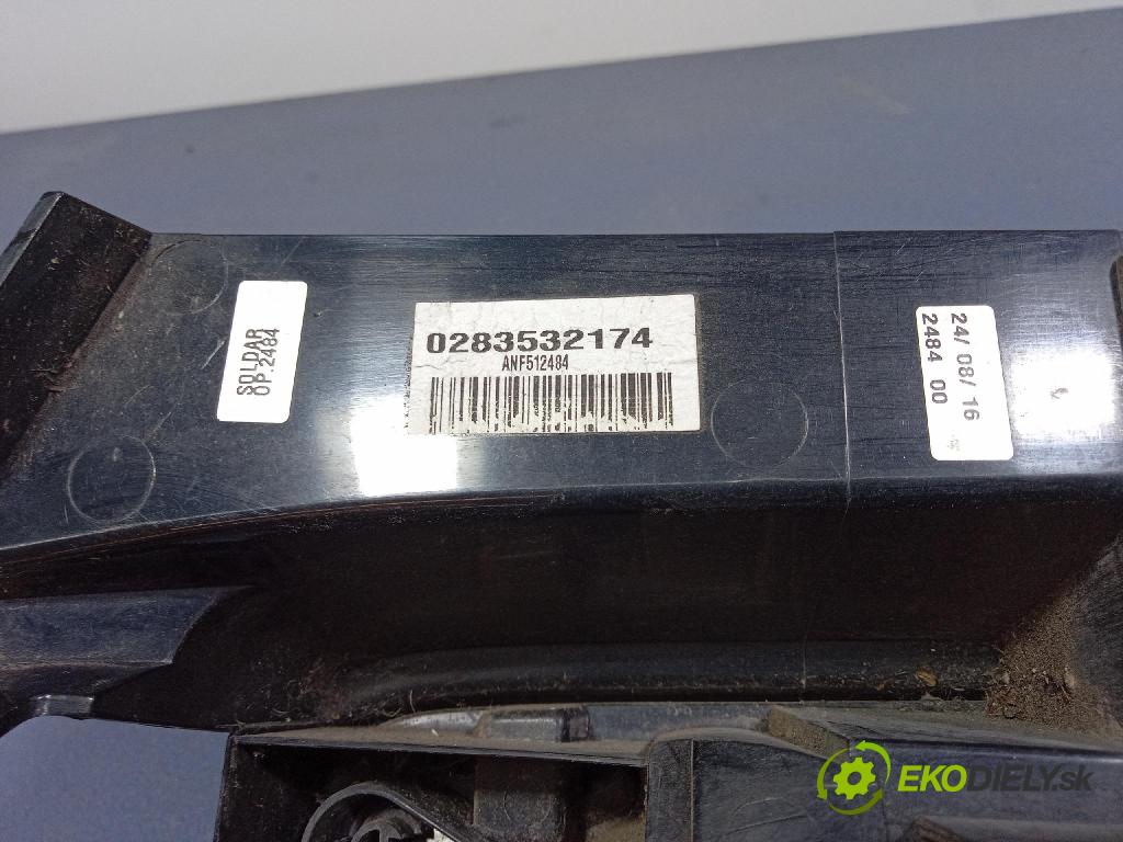 Peugeot Partner 2016 světlo Zad: Práva: Mimo: 9680607880