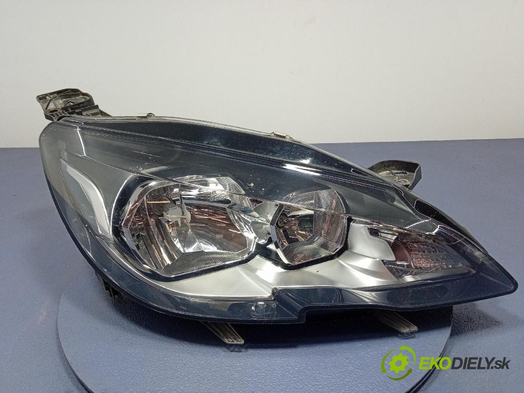 Peugeot 308 0 Reflektor: v pravo: 9677522980
