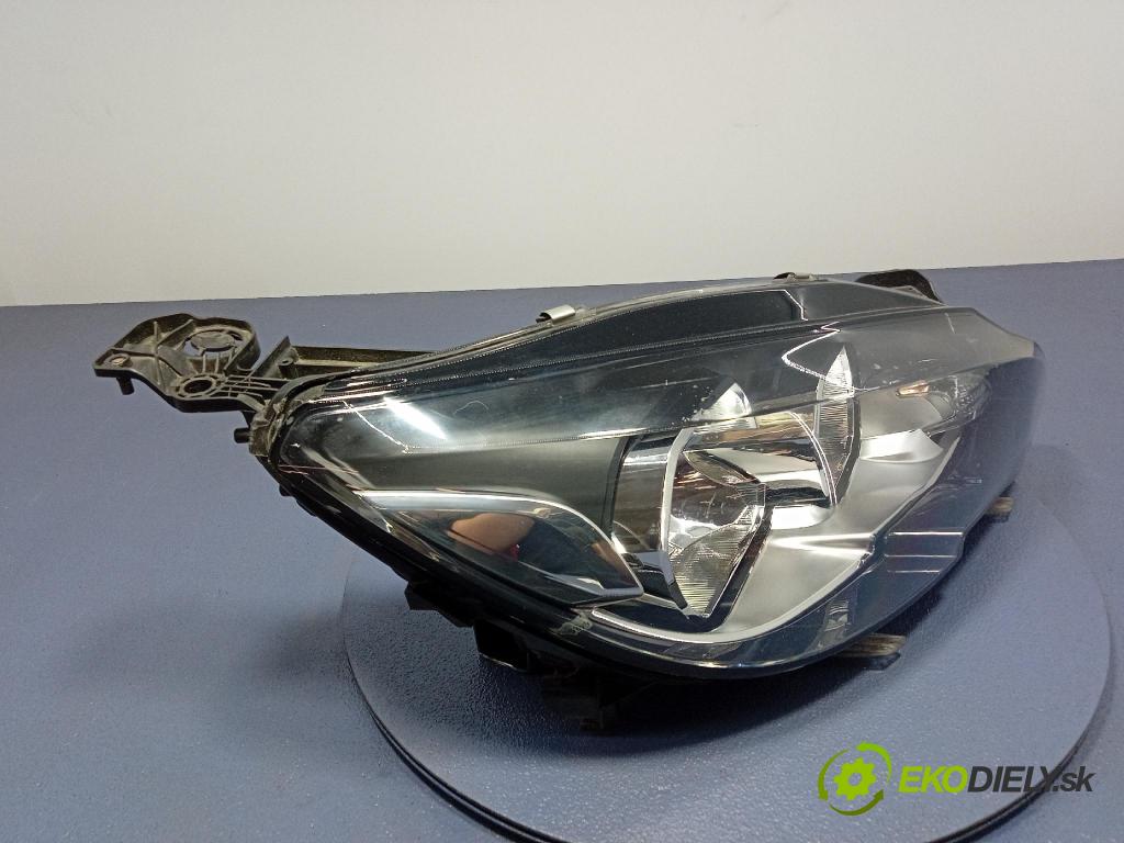 Peugeot 308 0 Reflektor: v pravo: 9677522980