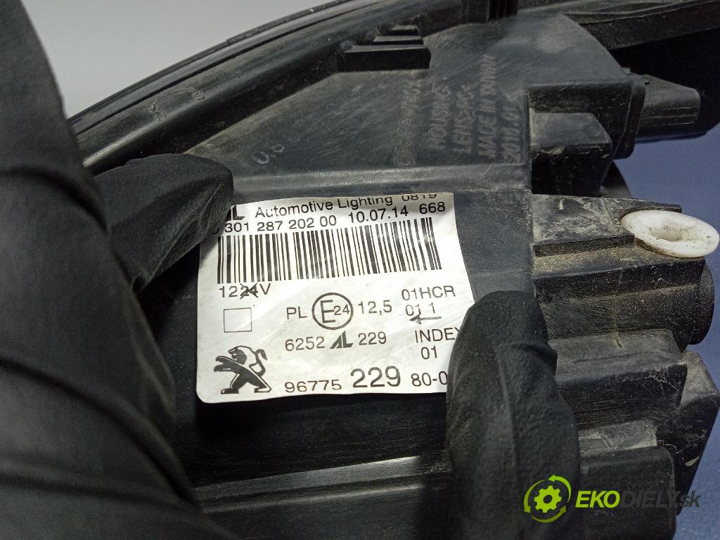 Peugeot 308 0 Reflektor: v pravo: 9677522980