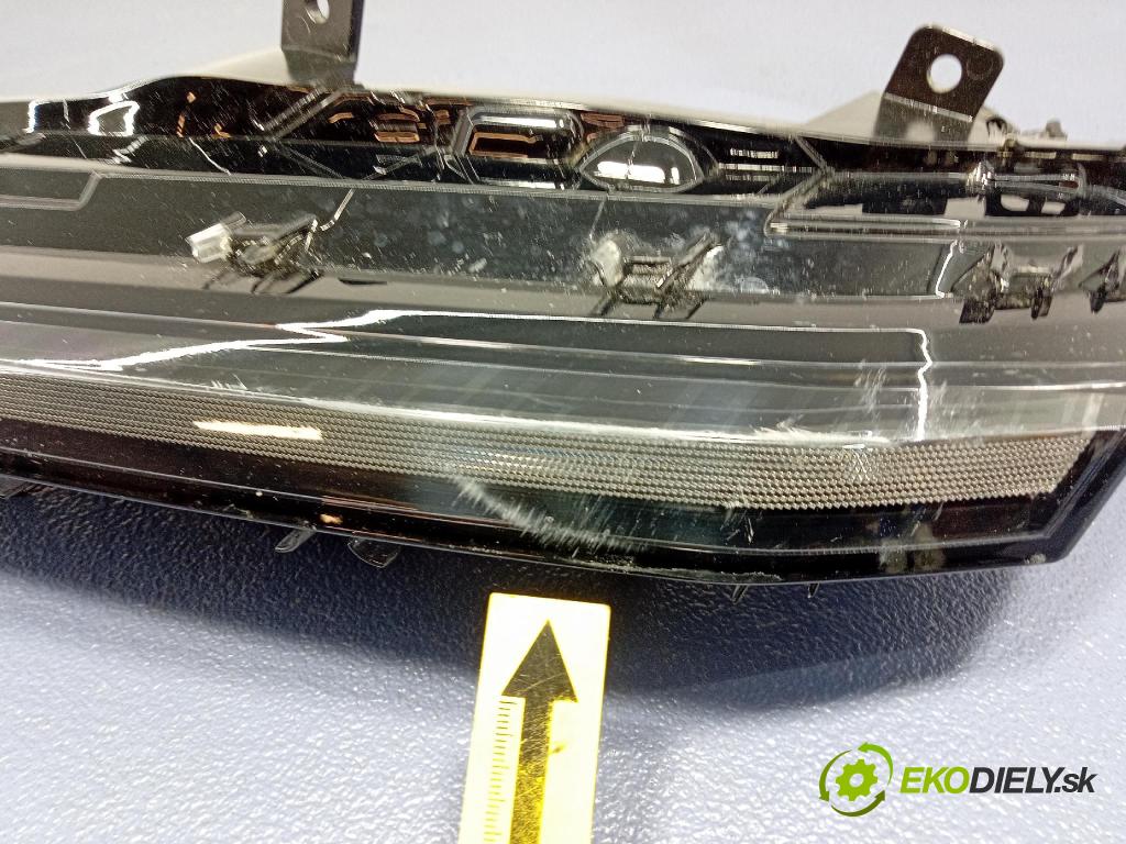 Peugeot 308 0 Halogen v pravo: 9835230880