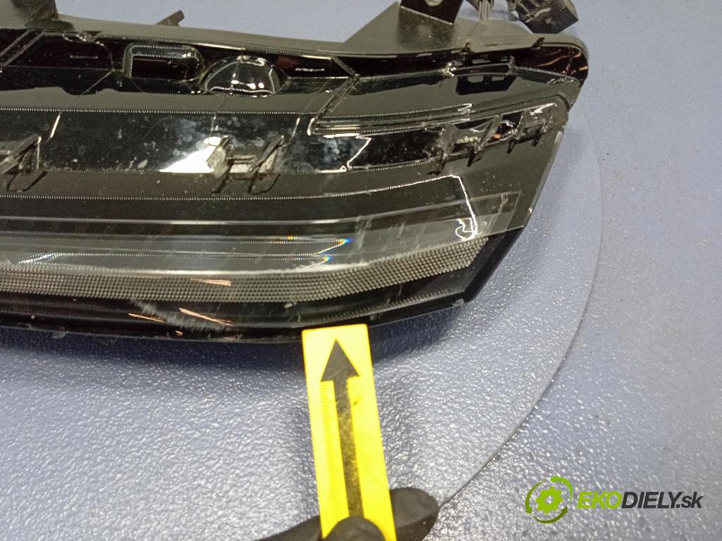 Peugeot 308 0 Halogen v pravo: 9835230880