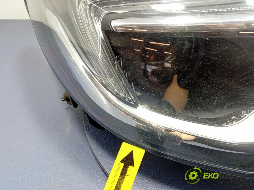 Opel Astra 0 světlo v pravo: 39158006