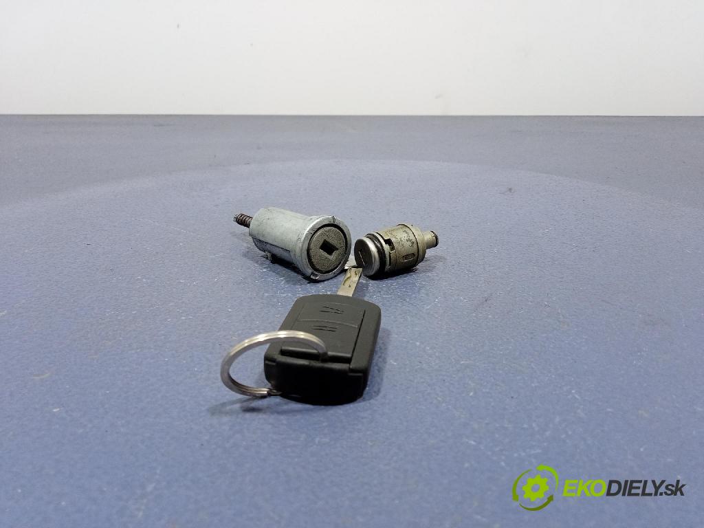Opel Meriva 2004 riadiaca jednotka Motor: 55353613