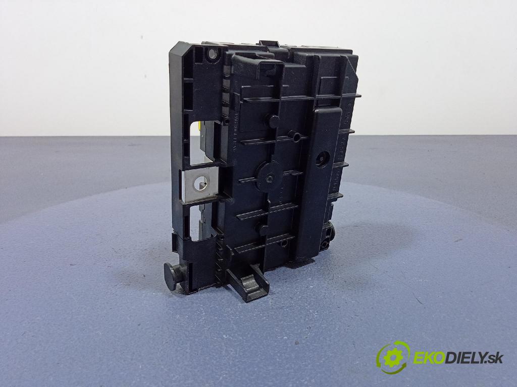 Citroen C8 2009 skrinka Poistky: 9664706080