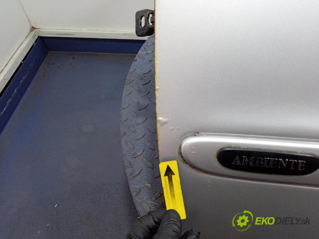 Mercedes Vaneo 2003 dvere Predné Vľavo: