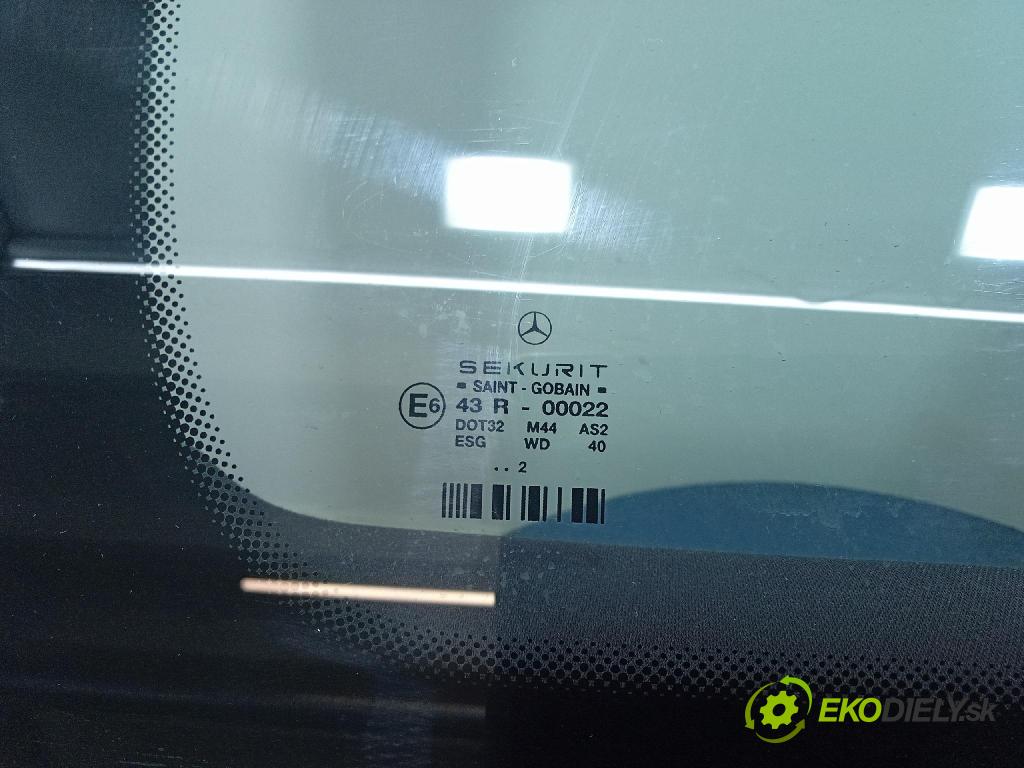 Mercedes Vaneo 2003 dveře Zad: prave