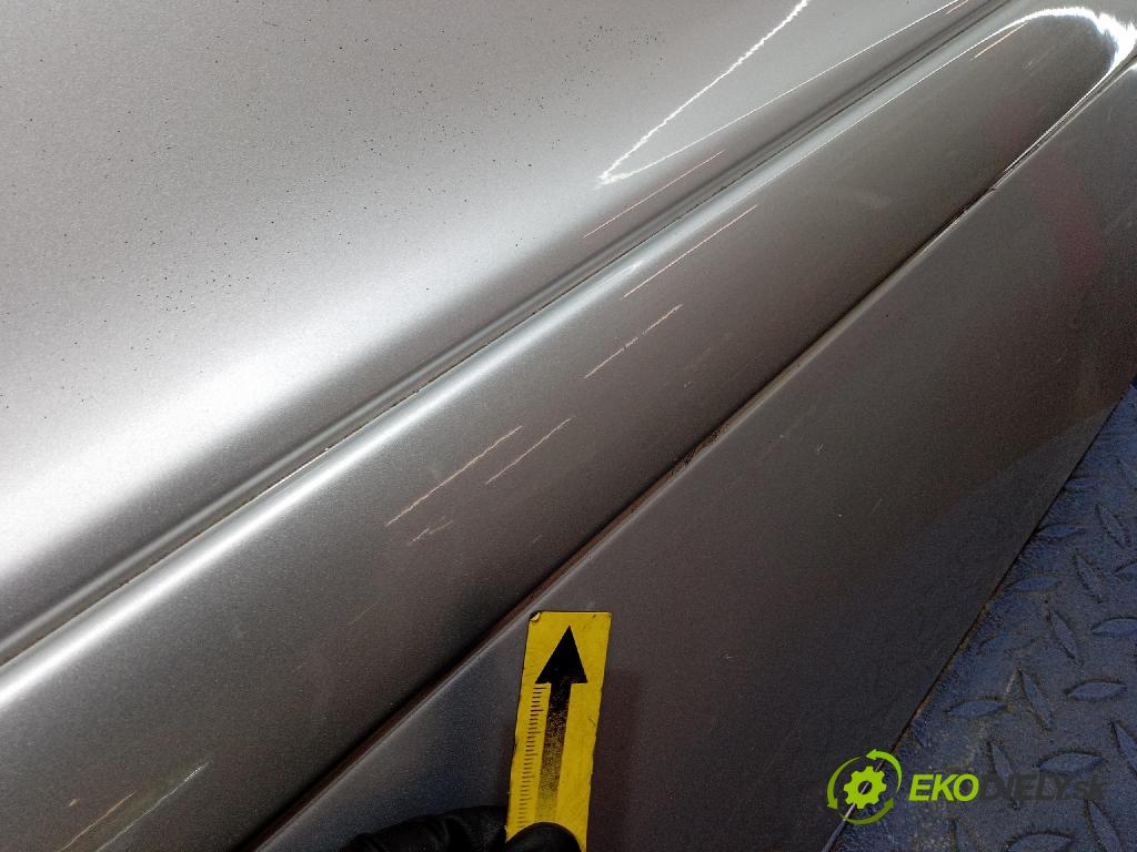 Mercedes Vaneo 2003 dveře Zad: prave