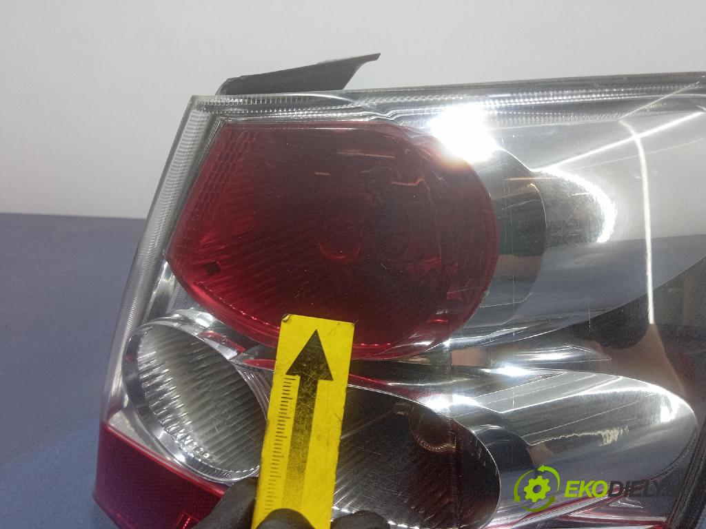 Honda Civic 2004 svetlo / reflektor zad Prava: Vonkajsia: KOITO V254