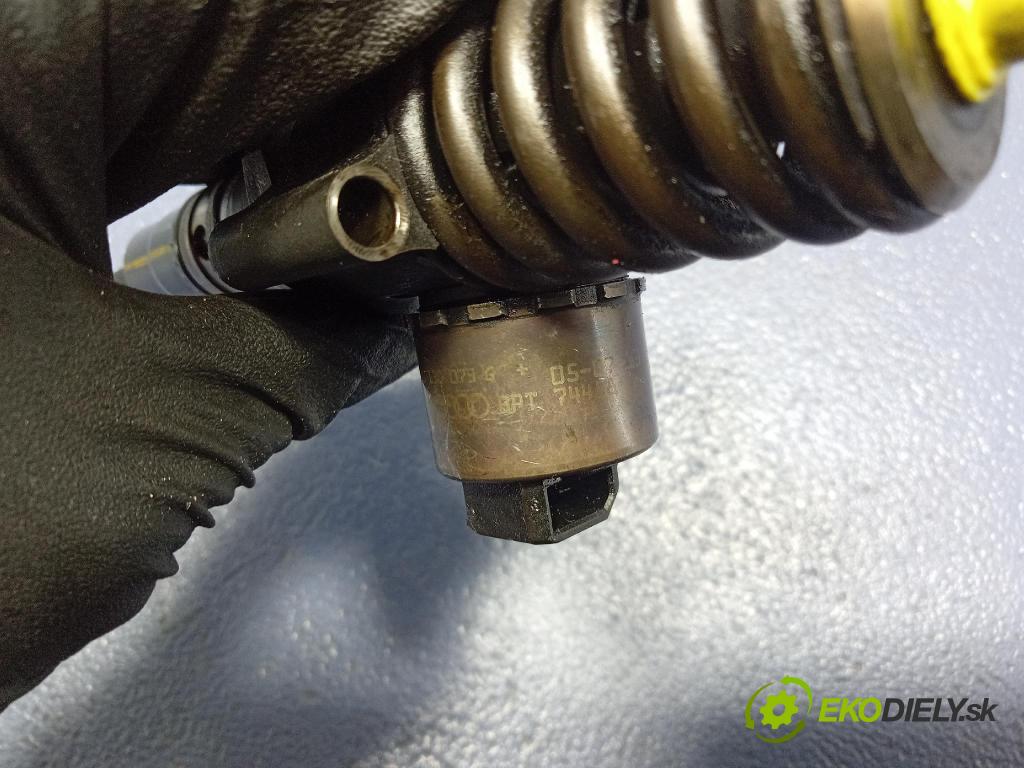 Vw Touran 2004 vstrek 03G130073G