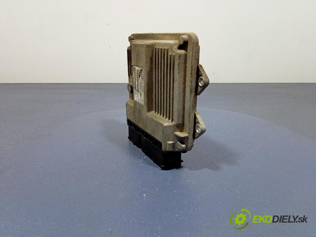 Lancia Ypsilon 2003 řídící jednotka Motor: 55192097
