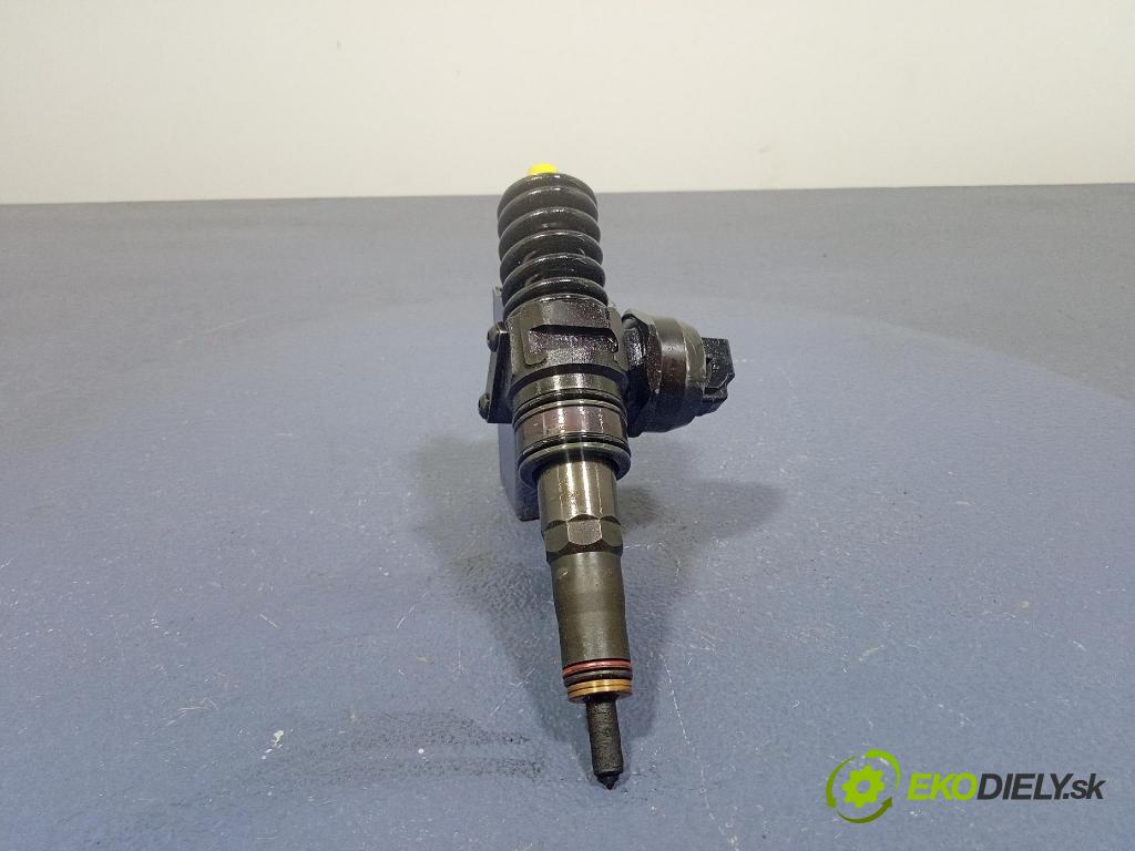 Vw Passat 2006 vstřikovač 038130079BN