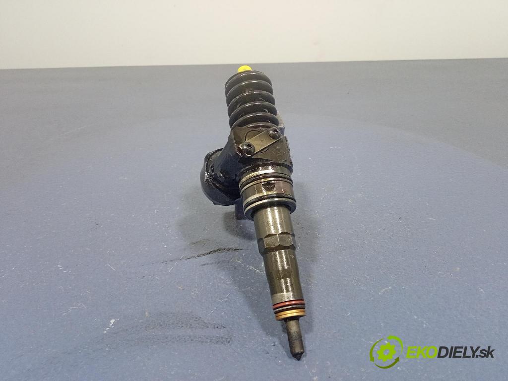 Vw Passat 2006 vstřikovač 038130079BN