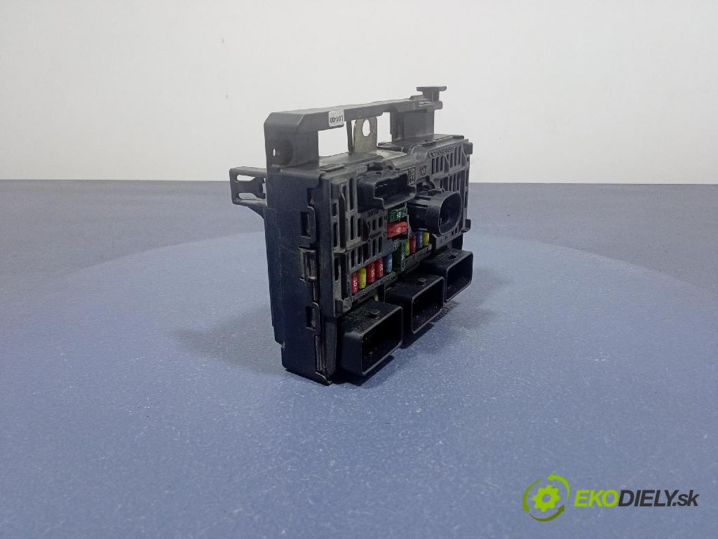 Peugeot 407 2005 skrinka Poistky: 9656086080