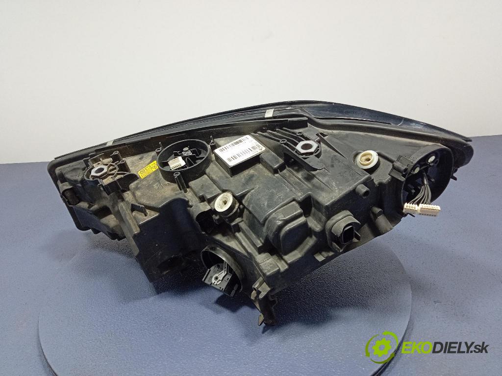 Bmw Seria 3 0 světlo v pravo: 9481708