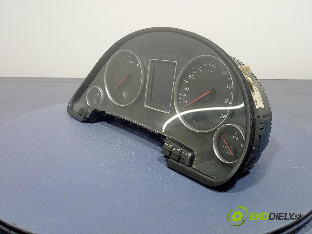 Audi A4 2004 Přístrojová deska 8E0920900M