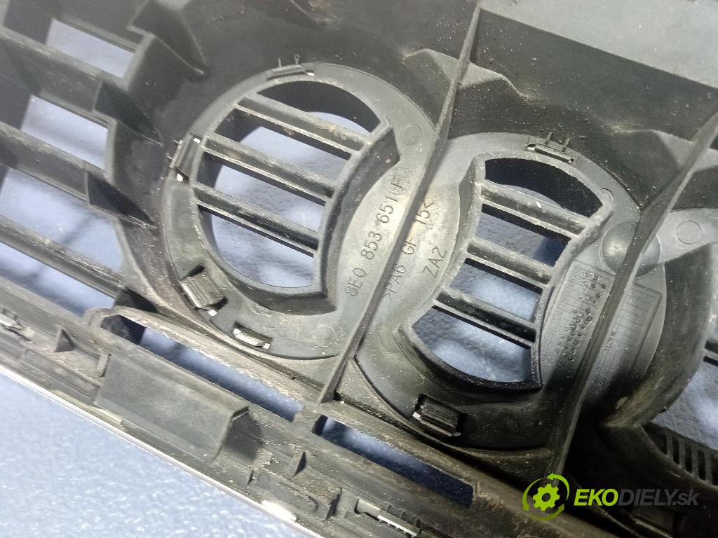 Audi A4 2004 miežka / Gril: 8E0853651F