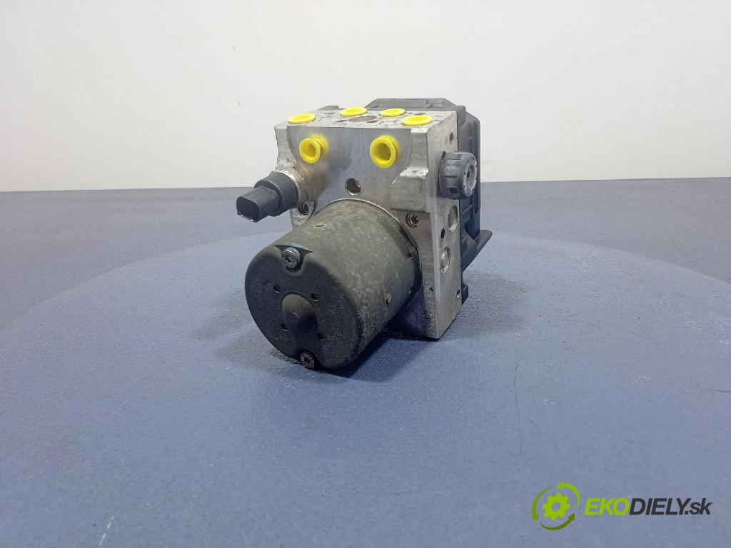 Audi A4 2004 čerpadlo ABS x 8E0614517