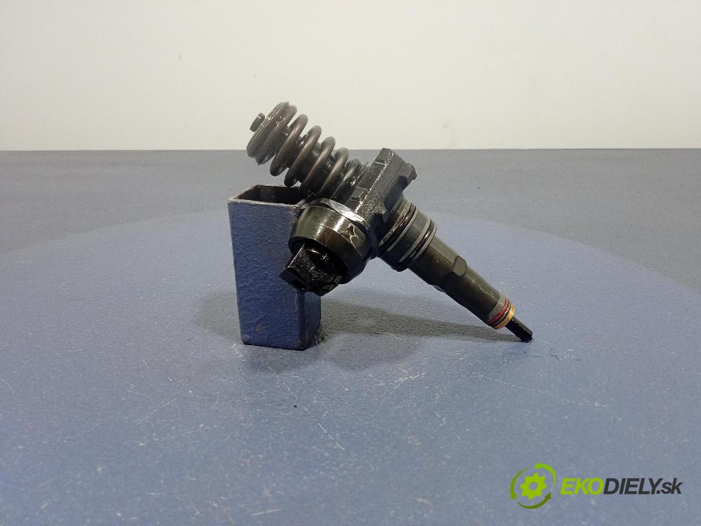 Audi A4 2004 vstrek 038130073BH