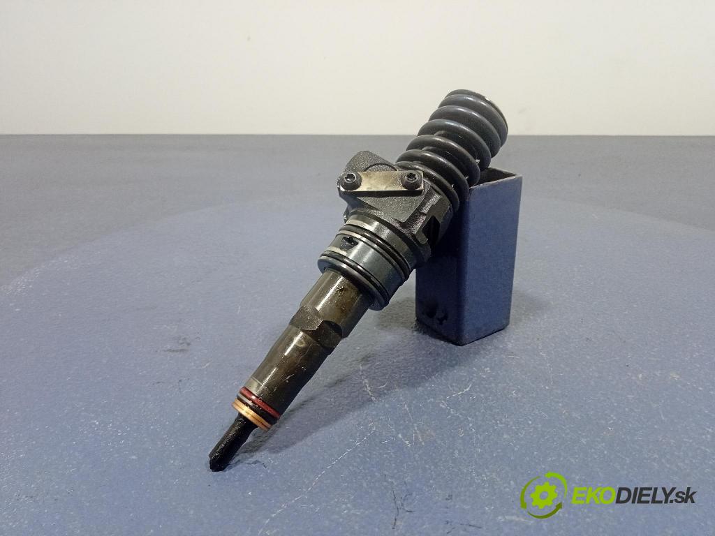 Audi A4 2004 vstrek 038130073BH