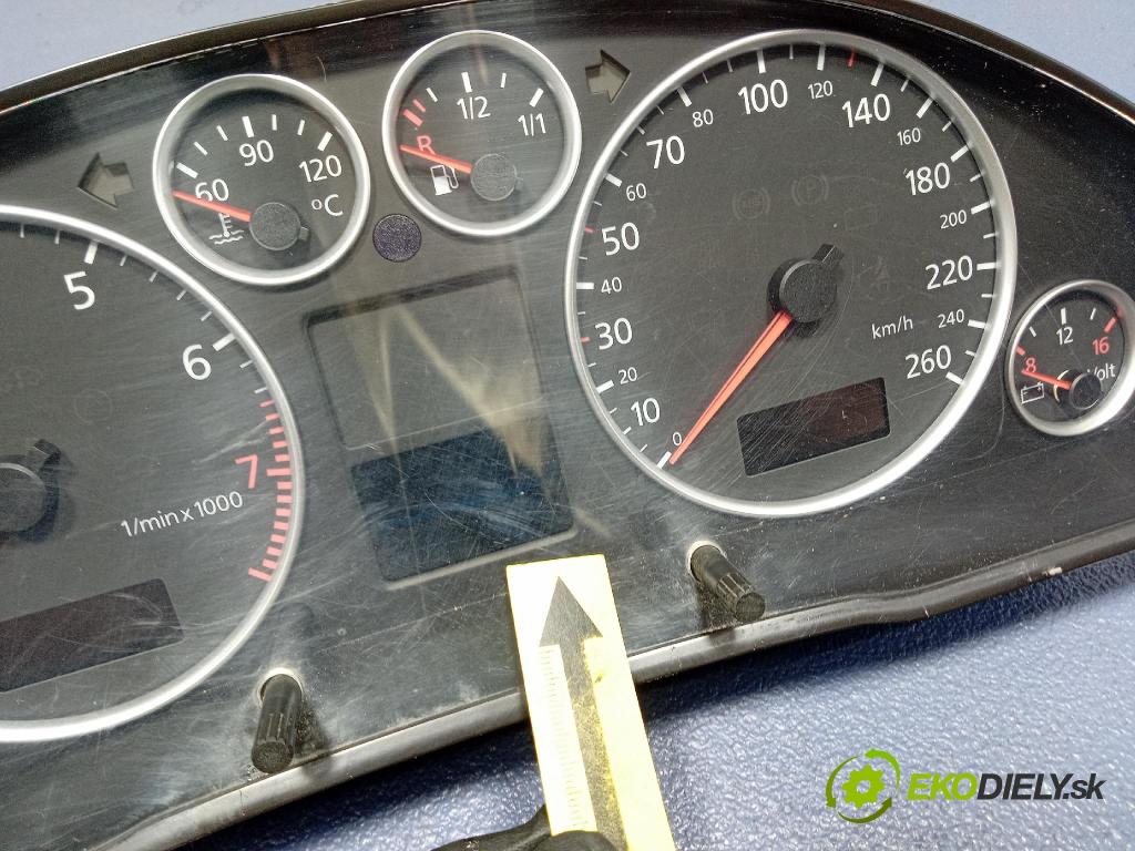 Audi A6 2001 Přístrojová deska 4B0920900R