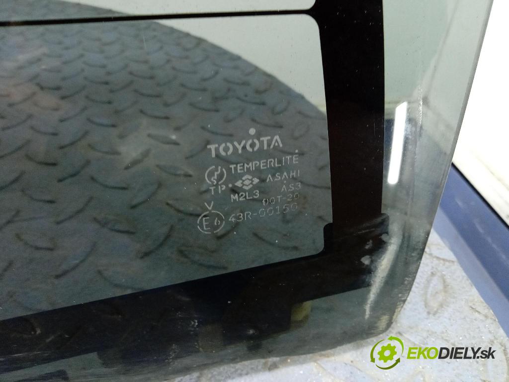 Toyota 4runner 1999 sklo zadna