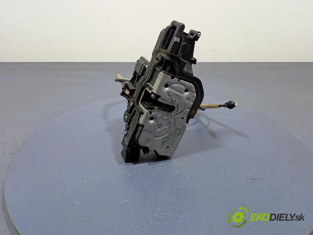 Fiat 500 2023 zámok dvere Predné v pravo: 52138077