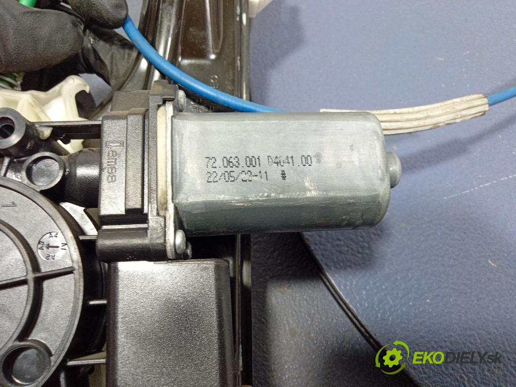 Fiat 500 2023 mechanizmus okna Okná: Predné v pravo: 52138083