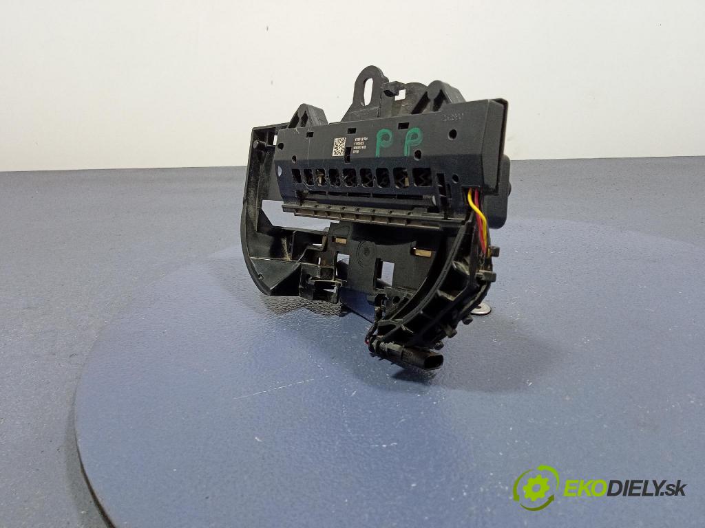 Fiat 500 2023 rukoväť Predné Prava: 52138071
