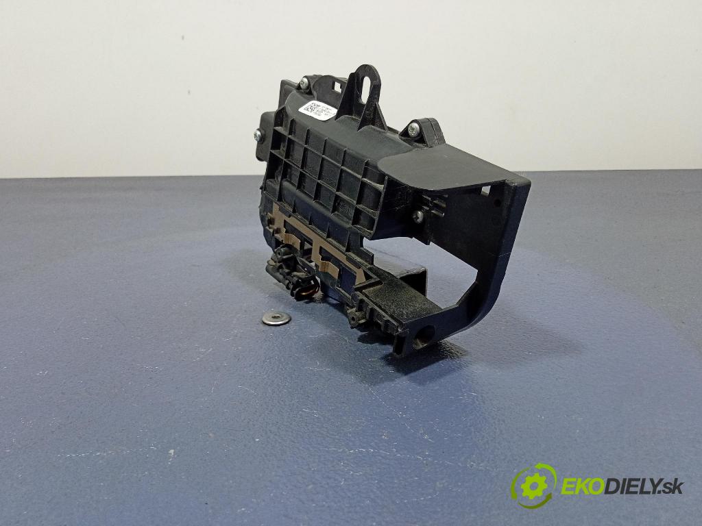Fiat 500 2023 rukoväť Predné Prava: 52138071