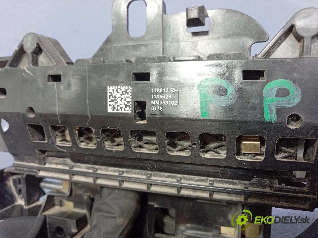 Fiat 500 2023 rukoväť Predné Prava: 52138071