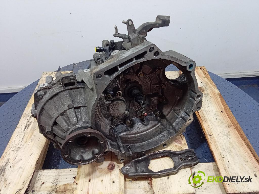 Vw Golf 2004 prevodovka Manualna GQQ