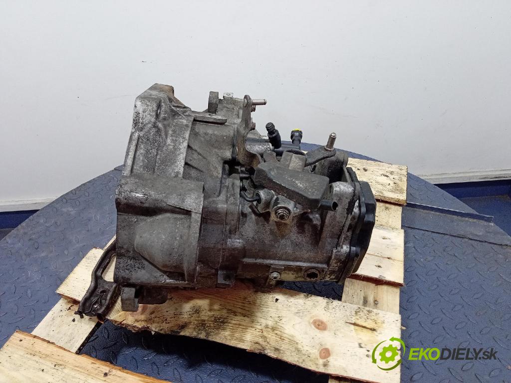 Vw Golf 2004 prevodovka Manualna GQQ