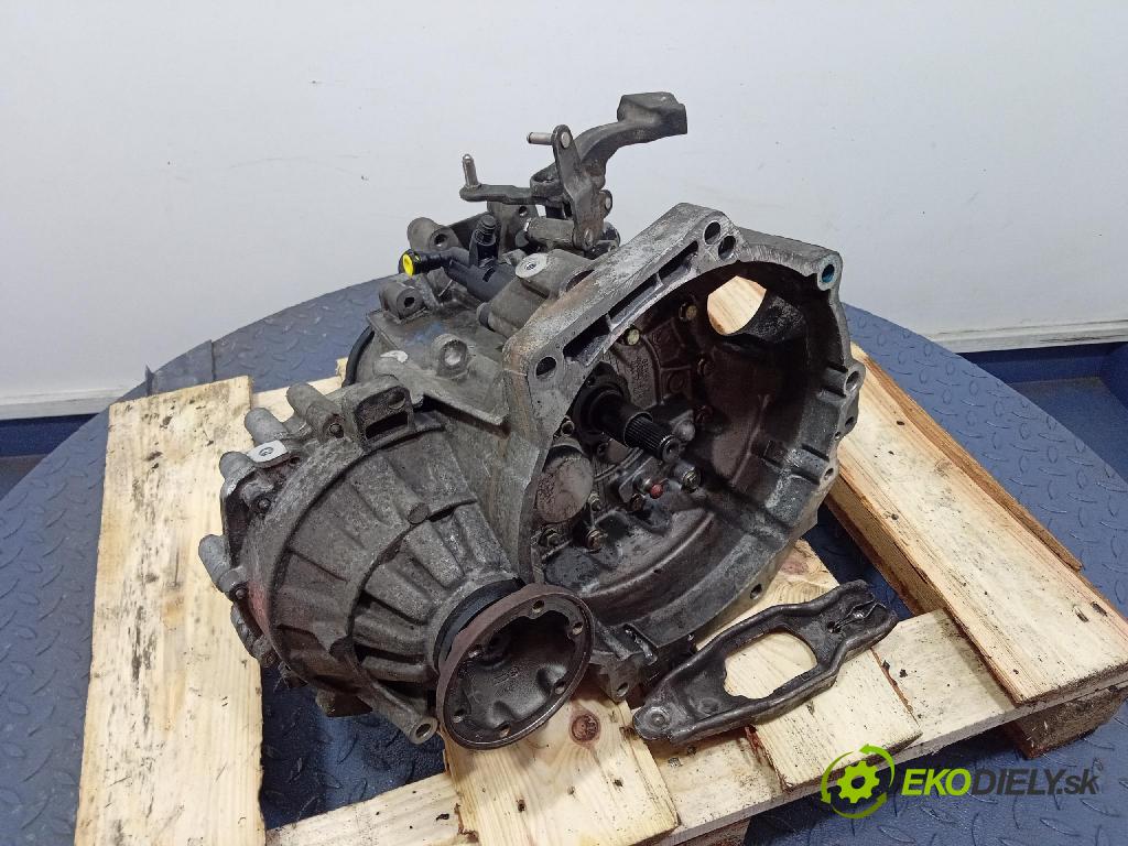 Vw Golf 2004 prevodovka Manualna GQQ