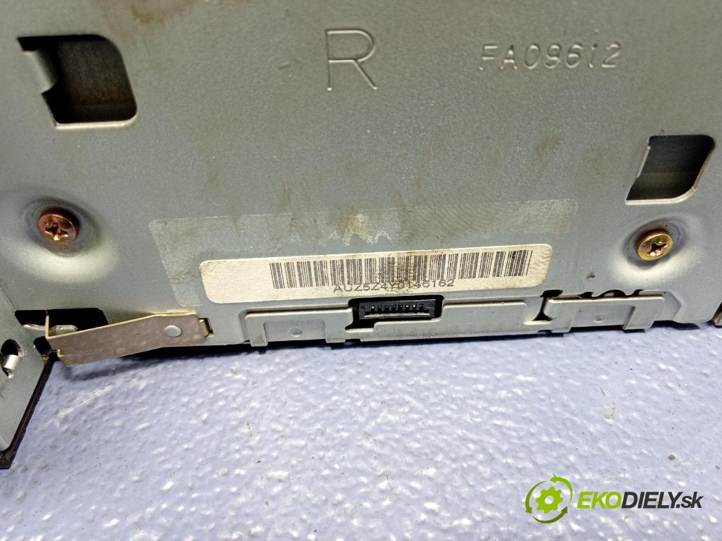 Audi A4 2000 Radio I Navigácia: 8D0035195