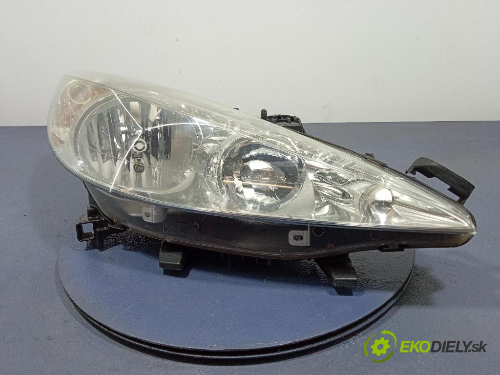 Peugeot 207 2008 Reflektor: v pravo: 9649986180