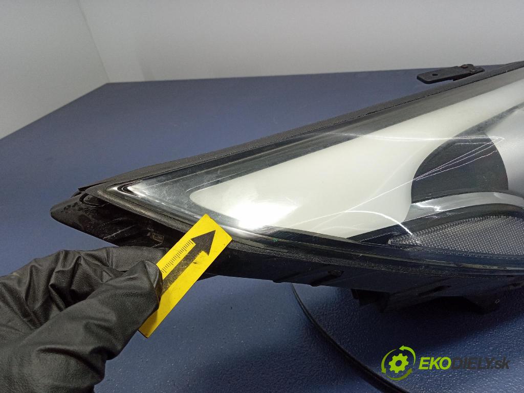 Hyundai Ix35 2013 Reflektor: v pravo: 92102-2SXXX