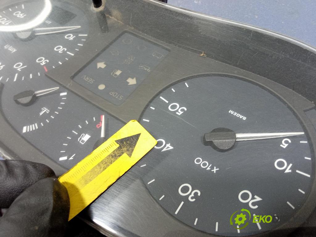 Renault Master 2001 Přístrojová deska P8200140413B