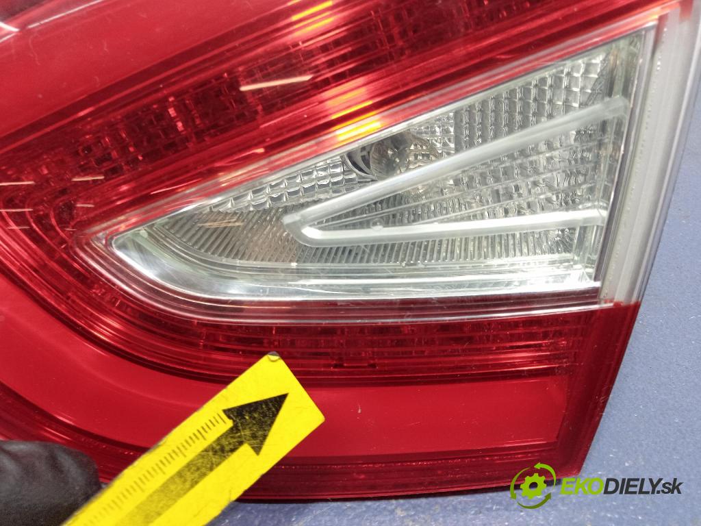 Hyundai Ix35 2013 svetlo / reflektor zad Prava: Vnútri: 92404-2Y500