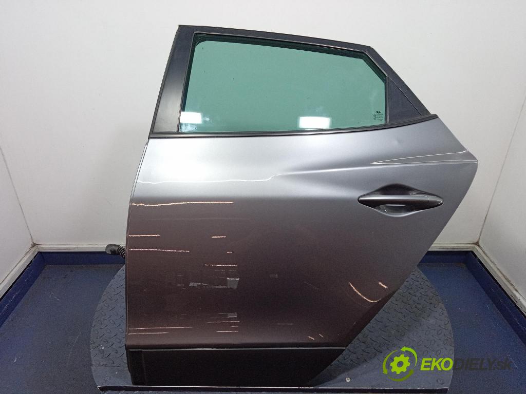 Hyundai Ix35 2013 dvere zad Vľavo: