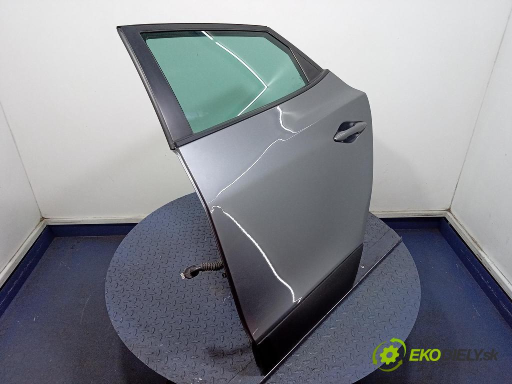 Hyundai Ix35 2013 dvere zad Vľavo: