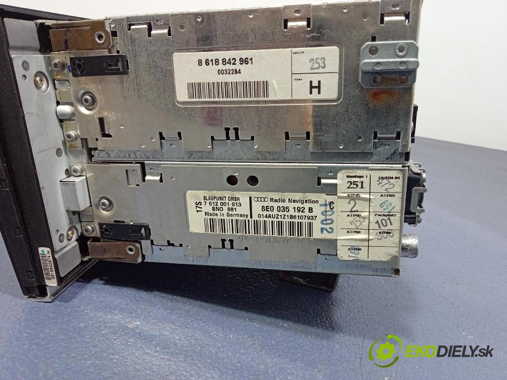 Audi A4 2002 Radio I Navigace: 8E0035192B