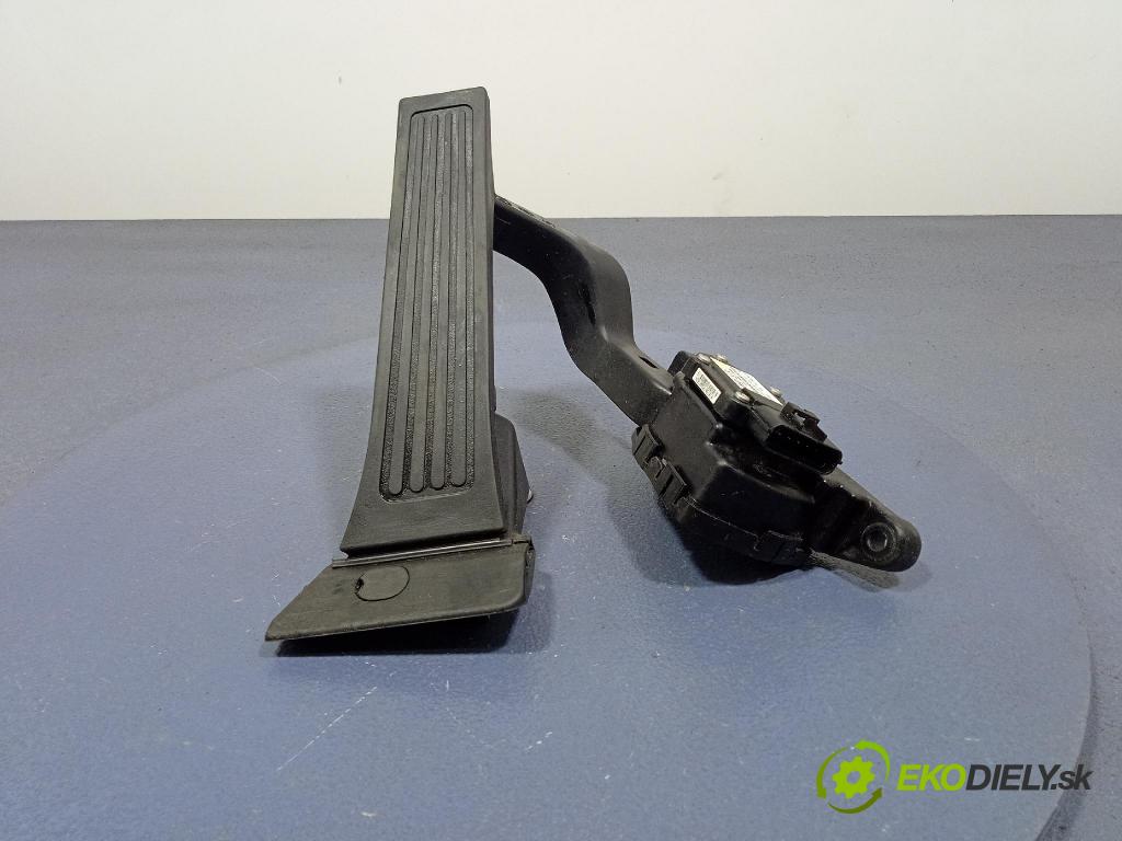 Hyundai Ix35 2013 pedal Plyn: DH32726-2S000