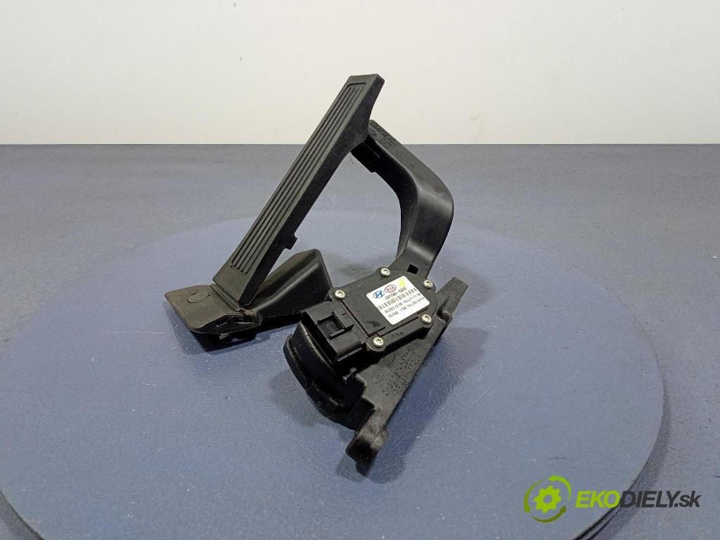 Hyundai Ix35 2013 pedal Plyn: DH32726-2S000