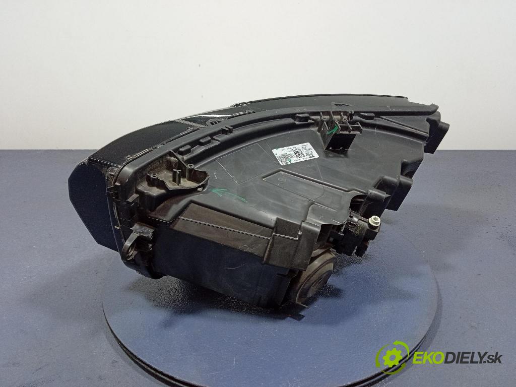 Dacia Duster 0 Reflektor: v pravo: 260107725R