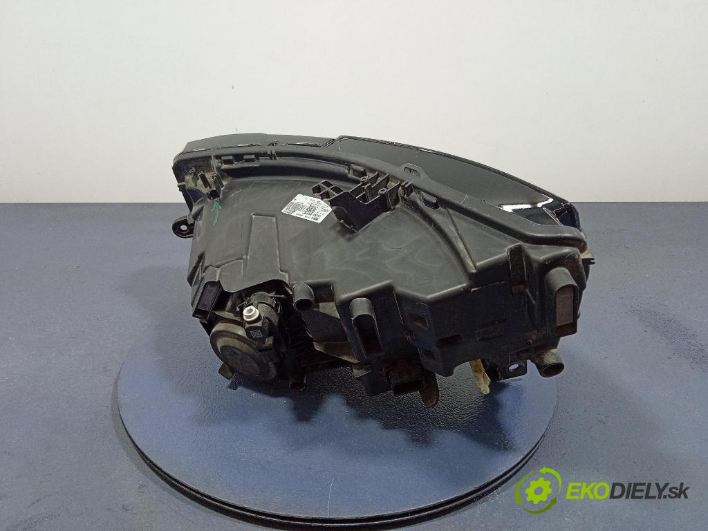 Dacia Duster 0 Reflektor: v pravo: 260107725R