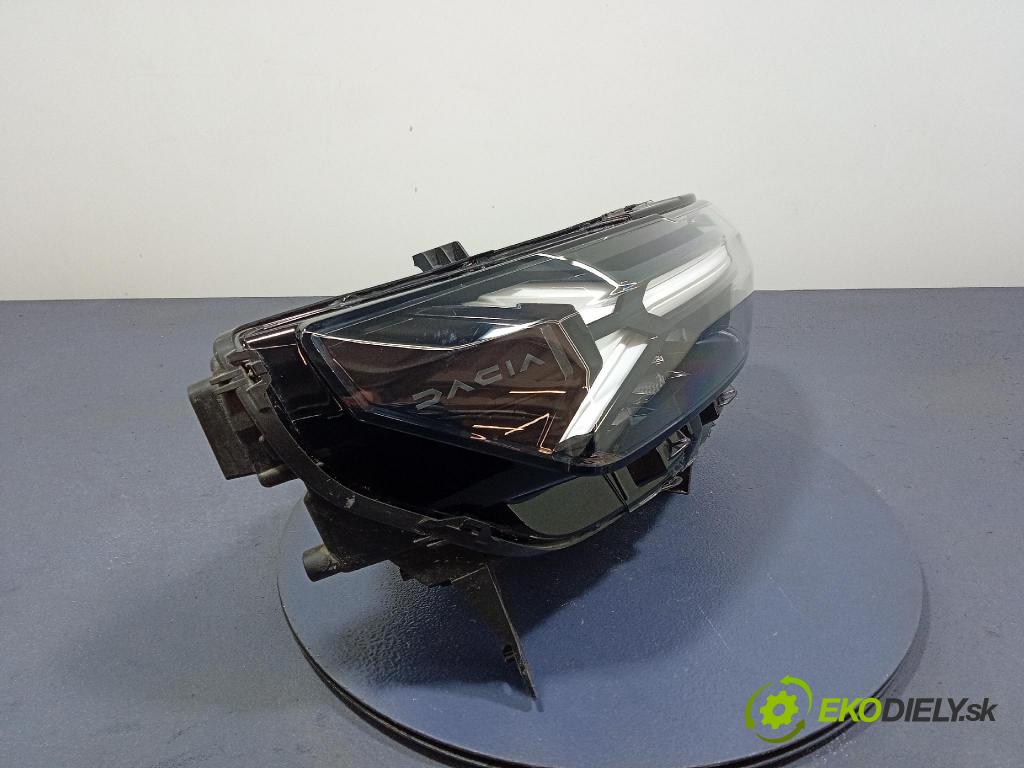 Dacia Duster 0 Reflektor: v pravo: 260107725R