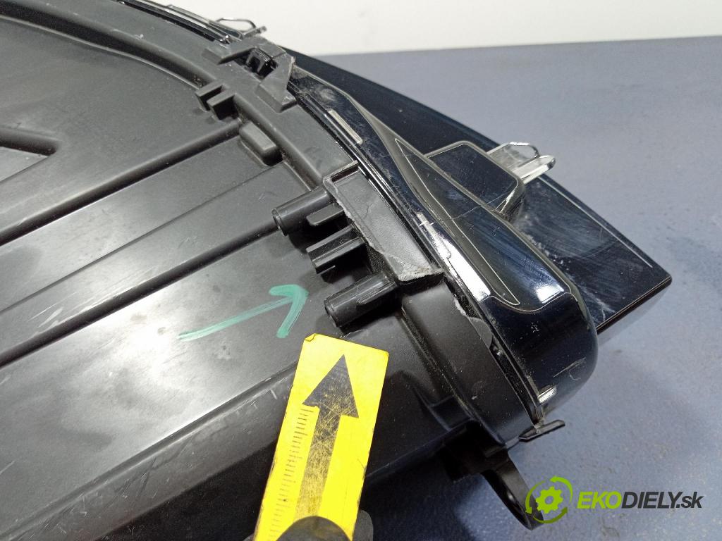 Dacia Duster 0 Reflektor: v pravo: 260107725R
