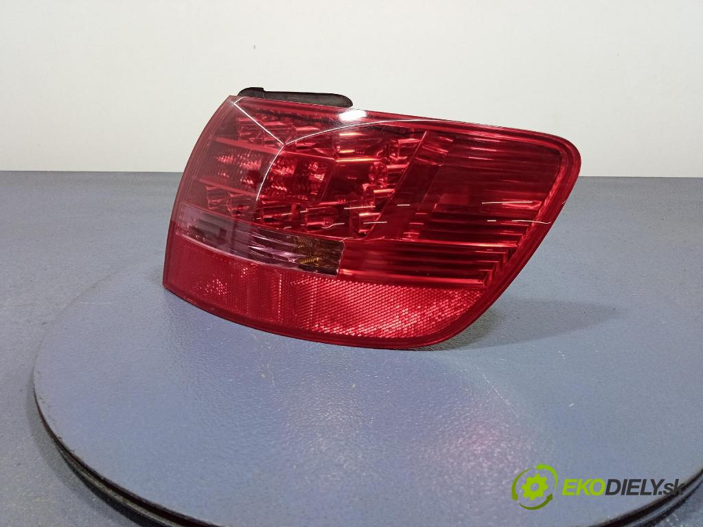 Audi A6 2006 svetlo / reflektor zad Prava: Vonkajsia: 89037056