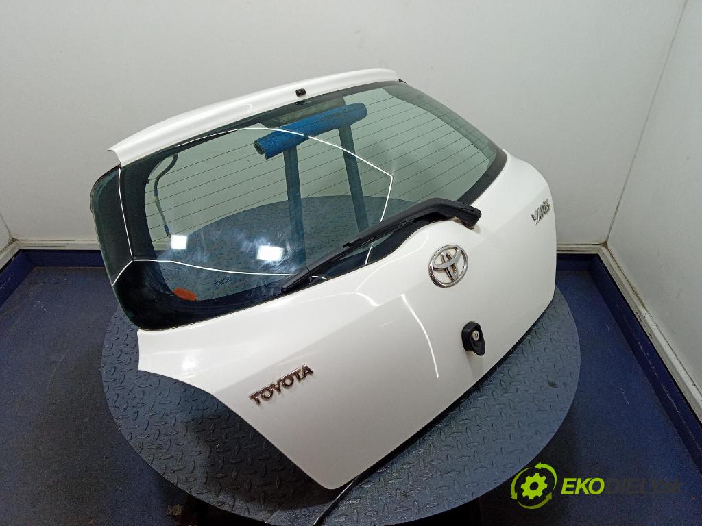 Toyota Yaris 2007 zadna dveře kufra: kufra:
